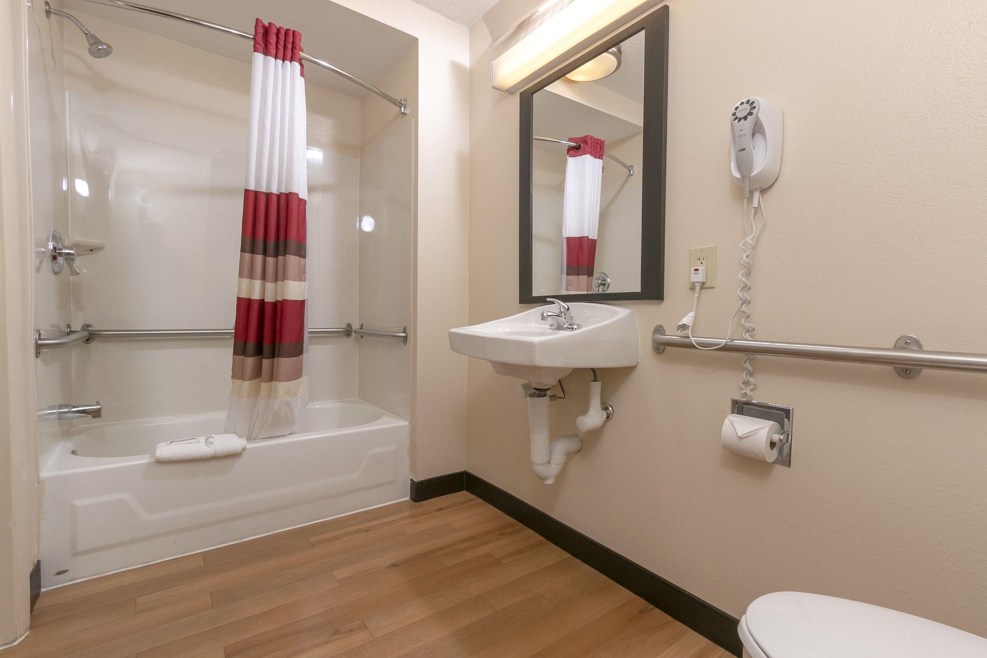 Red Roof Inn Plus+ Pittsburgh South - Airport Imperial Exterior photo