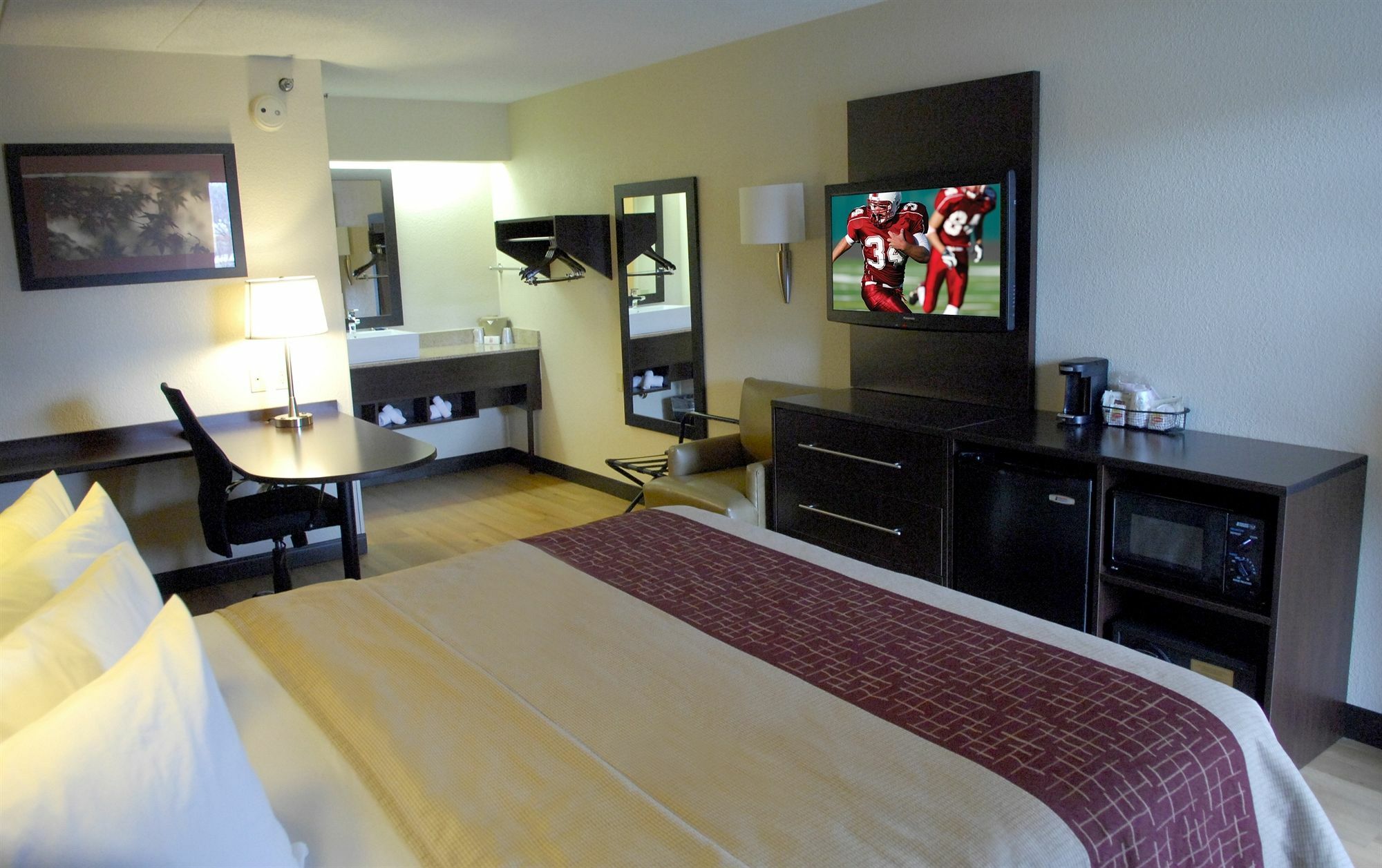 Red Roof Inn Plus+ Pittsburgh South - Airport Imperial Exterior photo